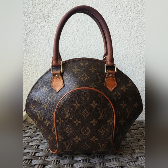 Louis Vuitton Monogram Ellipse PM 🤎 - Picture 1 of 14